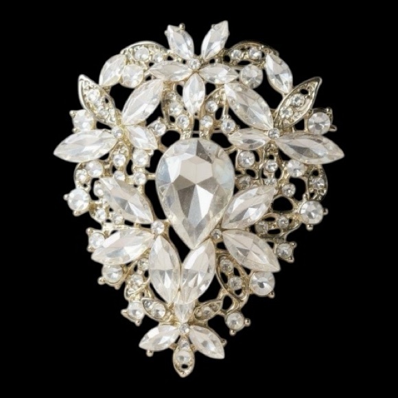 Brooch Jewelry - Elegant Silver Rhinestone Crystal Brooch